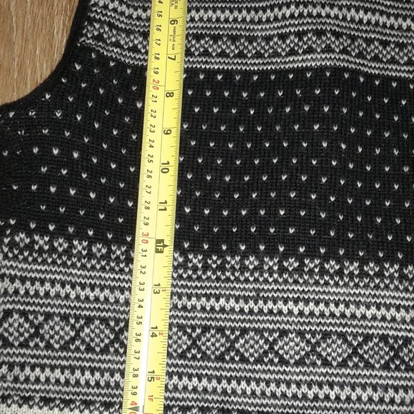 Wool Vest - Picture 5 of 6